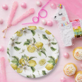 Weelderige citroenen en groen papieren bordje (Feest)