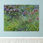 Weelderige en levendige afbeelding van Agapanthus- Canvas Afdruk (Insitu (Houten vloer))