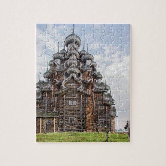Weelderige houten kerk, Rusland Legpuzzel (Verticaal)