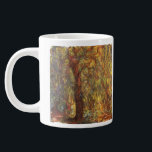Weeping Willow door Claude Monet,  Kunst Grote Koffiekop<br><div class="desc">Weeping Willow (c. 1919) door Claude Monet is een impressionistisch kunstlandschap-natuurschilderij. Het maakt deel uit van een reeks wilde bosschilderijen die Monet in zijn tuinen in Giverny (Frankrijk) schilderde. Een boomgaard in het herfstseizoen met prachtige kleuren van de draaiende bladeren. Over de kunstenaar: Claude Monet (1840-1926) was een oprichter van...</div>