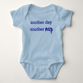 Weer een dag, een andere nap romper (Voorkant)