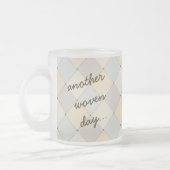 Weer een geweven dag zachte pastels diagonaal matglas koffiemok (Links)