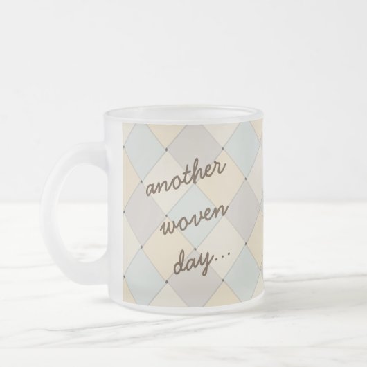 Weer een geweven dag zachte pastels diagonaal matglas koffiemok (Links)