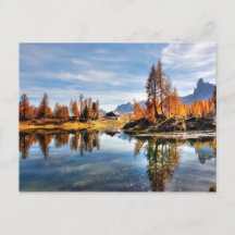 Weerkaatsend meer in de Italiaanse Dolomiti