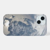 Weerkaatsing op de kustlijn van Massachusetts. iPhone 15 Case (Achterkant horizontaal)