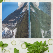 Weerkaatsing op Lake Louise - Banff NP, Canada Theedoek (Gevouwen)