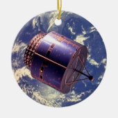Weersatellietmodel in de ruimte keramisch ornament (Voorkant)