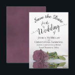 Weerspiegelend Roos Romantic Flower Wedding Save The Date<br><div class="desc">Deze bruiloft Save the Date-kaart is romantisch, elegant, stijlvol en mooi. Het is voorzien van een foto van één enkel lang gestammeerd stoffig roos of van roze gekleurd roos dat in een pool van water met golven en rimpels reflecteert. De tekst is een fancy manuscriptkalligrafie op een witte achtergrond. De...</div>