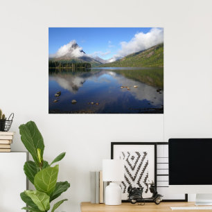 Weerspiegeling bij Two Medicine Lake Poster