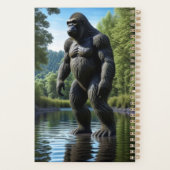 Weerspiegeling van gespierde Bigfoot in water Planner (Achterkant)