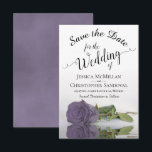 Weerspiegeling van Paars Roos Romantic Wedding Save The Date<br><div class="desc">Deze bruiloft Save the Date-kaart is romantisch, elegant, stijlvol en mooi. Het is voorzien van een foto van één enkel lang gesteenteld stoffig paars of lavender gekleurd roos dat in een waterdepot met golven en rimpels reflecteert. De tekst is een fancy manuscriptkalligrafie op een witte achtergrond. De achterkant heeft een...</div>