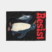 Weersta Penguin Holding Fish Protest Grappig Grafi Fleece Deken (Voorkant (Horizontaal))