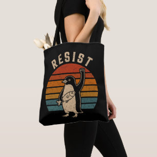 Weersta pinguïns protesteren tegen tarieven tote bag