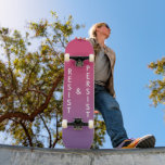 Weerstaan & Volhouden vetgedrukte tekst roze naar  Persoonlijk Skateboard<br><div class="desc">Show uw inzet voor de bestrijding van racisme, seksisme, homofobie en onverdraagzaamheid; en anderen inspireren om hetzelfde te doen met een Resist & Persistent skateboard met gewaagde witte letters op een roze tot paarse helling. Om het politieke ontwerp te zien Resist & Persistent op andere items, klik op de link...</div>