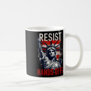 Weerstand standbeeld van vrijheid handen af van de koffiemok