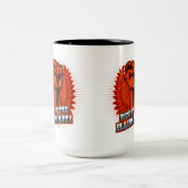 weerstand tegen de verlichte Oranje verlicht vuist Tweekleurige Koffiemok (Center)