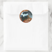 Wees aardig, anders stink ik je. ronde sticker (Tas)
