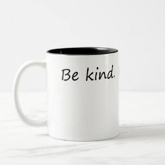 Wees aardig Het is gratis - Inspirerend quote Tweekleurige Koffiemok