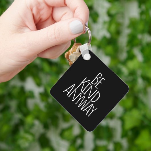 Wees aardig hoe dan ook sleutelhanger (Hand)