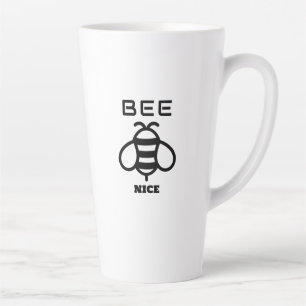 Wees aardig met minimaal ontwerp latte mok