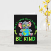 Wees aardig Olifant Aarddag Planeet Wereld Vriende Kaart (Gele Bloem)