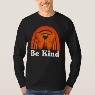 Wees aardig  Oranje Vriendelijkheidsdag Vlinder Re T-shirt