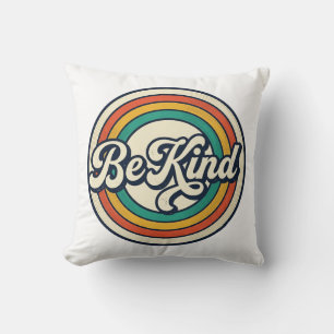 Wees Aardig Retro Regenboog Vintage Shirt Ontwerp_ Kussen