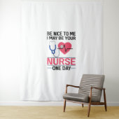 Wees aardig tegen me, ik ben misschien op een dag  wandkleed (In situ)