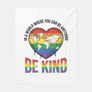Wees aardig Wereld Hart Regenboog Vector T-Shirt O Fleece Deken