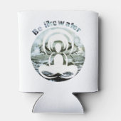 Wees als water dagelijks zen blikjeskoeler (Achterkant)