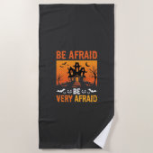 Wees Bang Huis Halloween Ontwerp Strandlaken (Voorkant)