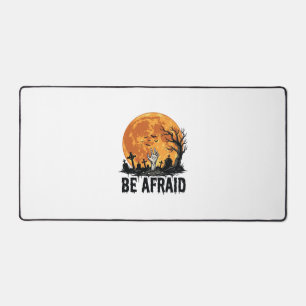 Wees Bang Vintage Halloween Kerkhof Vector Ontwerp Bureaumat