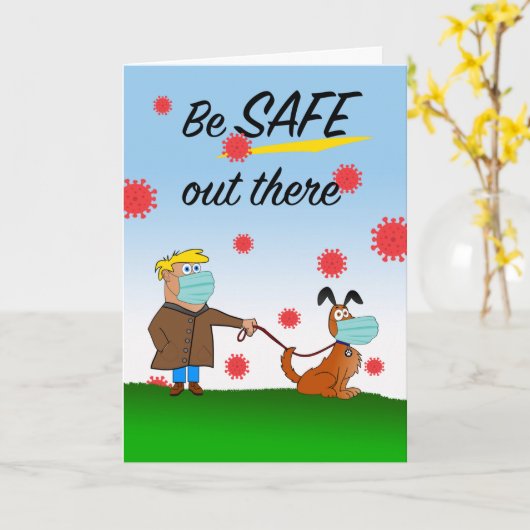 Wees daar veilig, Coronavirus, Man Walking Dog Kaart (Gele Bloem)