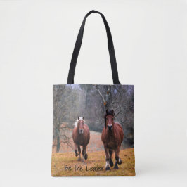 Wees de belangrijkste paarden voor races tote bag