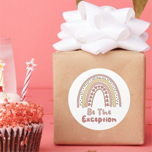 Wees de uitzondering voor motivatie regenboog ronde sticker (Feest)