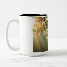 Wees de verandering: inspireer transformatie tweekleurige koffiemok