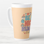 Wees een aardig mens - Rainbow Peace Quote Latte Mok (Linkerhoek)