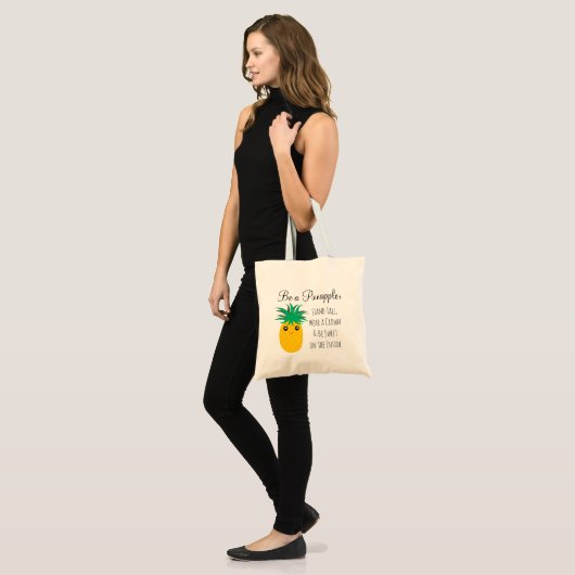 Wees een anananassetstandaard. tote bag (Voorkant (model))