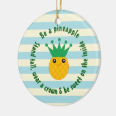 Wees een ananas Inspirerend kerstfeest Keramisch Ornament (Links)
