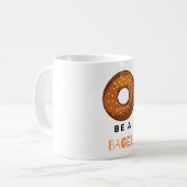 Wees een Bagel Funny Food Pun Bagel Lover Design Koffiemok (Voorkant links)