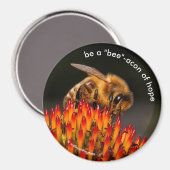 Wees een baken van de Hoop Bee op Echinacea Magneet (Voorkant / Achterkant)