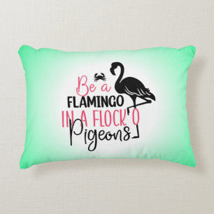 Wees een flamingo in een kudde duiven accent kussen