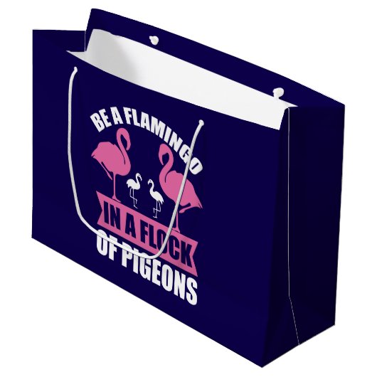 Wees een flamingo in een zwerm duiven-18716 groot cadeauzakje (Voorkant Gekanteld)