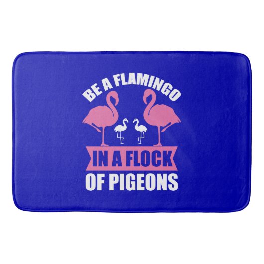 Wees een flamingo in een zwerm duiven badmat (Voorkant)