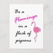 Wees een Flamingo in een zwerm duiven Briefkaart (Voorkant)
