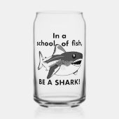 Wees een haaienglas kan blikvorm glas (Voorkant)