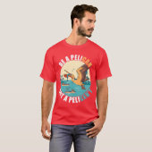 Wees een Pelican Bird Island Boat Fish Catchropica T-shirt (Voorkant volledig)
