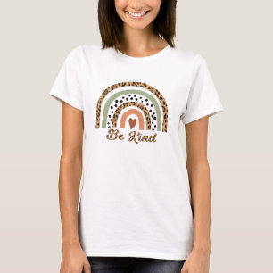 Wees een soort luipaard printregenboog met hart t-shirt