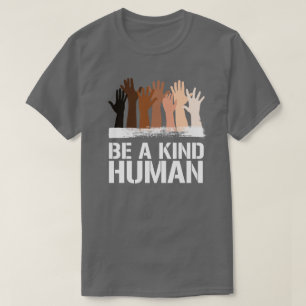 Wees een vriendelijke menselijke vierkante sticker t-shirt