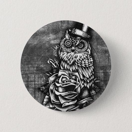 Wees een wijs tattoo stijlillustratie. ronde button 5,7 cm (Voorkant)